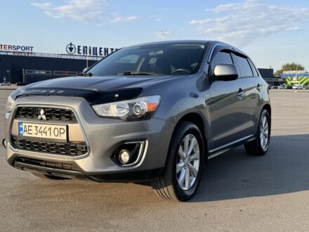 Міцубісі Аутлендер 2015 у Дніпро (Дніпропетровську) на Automoto.ua Сірий Міцубісі Аутлендер, об'ємом двигуна 2 л та пробігом 195 тис. км за 11000 $, фото 1 на Automoto.ua