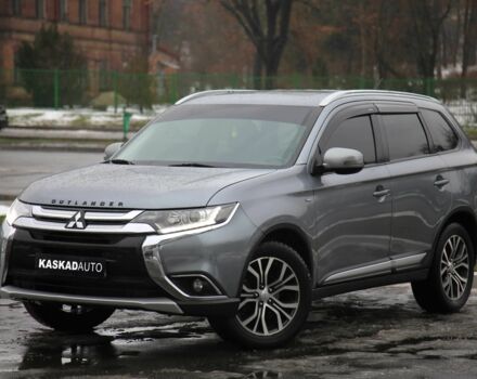 Серый Мицубиси Аутлендер, объемом двигателя 3 л и пробегом 191 тыс. км за 16700 $, фото 1 на Automoto.ua