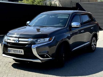 Мицубиси Аутлендер 2016 в Ивано-Франковске на Automoto.ua Серый Мицубиси Аутлендер, объемом двигателя 2.4 л и пробегом 96 тыс. км за 14500 $, фото 1 на Automoto.ua