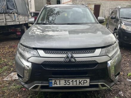 Мицубиси Аутлендер 2016 в Киеве на Automoto.ua Серый Мицубиси Аутлендер, объемом двигателя 2.4 л и пробегом 128 тыс. км за 11800 $, фото 1 на Automoto.ua