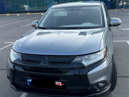 Мицубиси Аутлендер 2016 в Софіївська Борщагівка на Automoto.ua Серый Мицубиси Аутлендер, объемом двигателя 2.4 л и пробегом 187 тыс. км за 16500 $, фото 1 на Automoto.ua