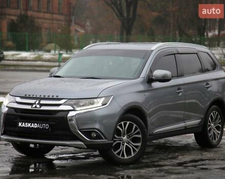 Серый Мицубиси Аутлендер, объемом двигателя 3 л и пробегом 191 тыс. км за 16700 $, фото 1 на Automoto.ua