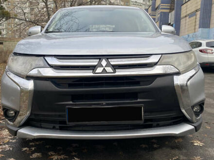 Сірий Міцубісі Аутлендер, об'ємом двигуна 2.36 л та пробігом 120 тис. км за 14000 $, фото 1 на Automoto.ua