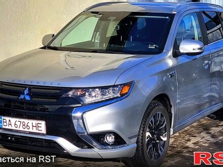 Мицубиси Аутлендер 2017 в Черкассах на Automoto.ua Серый Мицубиси Аутлендер, объемом двигателя 2 л и пробегом 89 тыс. км за 23200 $, фото 1 на Automoto.ua