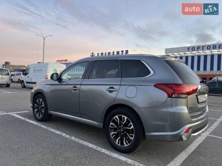 Мицубиси Аутлендер 2017 в Киеве на Automoto.ua Серый Мицубиси Аутлендер, объемом двигателя 2 л и пробегом 185 тыс. км за 21500 $, фото 1 на Automoto.ua