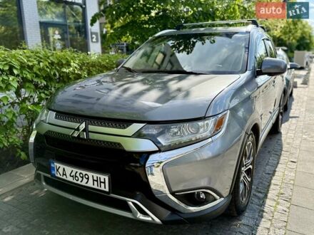 Мицубиси Аутлендер 2017 в Киеве на Automoto.ua Серый Мицубиси Аутлендер, объемом двигателя 3 л и пробегом 231 тыс. км за 13500 $, фото 1 на Automoto.ua
