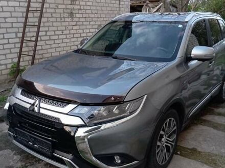 Мицубиси Аутлендер 2017 в Харькове на Automoto.ua Серый Мицубиси Аутлендер, объемом двигателя 3 л и пробегом 300 тыс. км за 15900 $, фото 1 на Automoto.ua