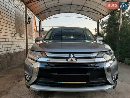 Міцубісі Аутлендер 2017 у Змиеве на Automoto.ua Сірий Міцубісі Аутлендер, об'ємом двигуна 2.36 л та пробігом 81 тис. км за 21900 $, фото 1 на Automoto.ua