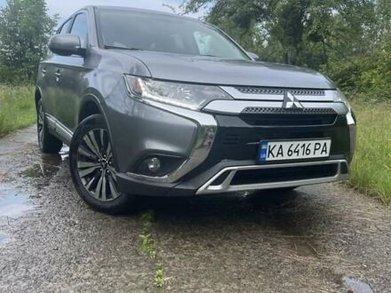 Міцубісі Аутлендер 2018 у Києві на Automoto.ua Сірий Міцубісі Аутлендер, об'ємом двигуна 2.36 л та пробігом 195 тис. км за 12700 $, фото 1 на Automoto.ua