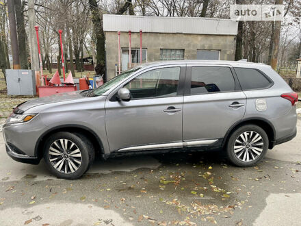 Мицубиси Аутлендер 2018 в Днепре (Днепропетровске) на Automoto.ua Серый Мицубиси Аутлендер, объемом двигателя 2.4 л и пробегом 74 тыс. км за 14999 $, фото 1 на Automoto.ua