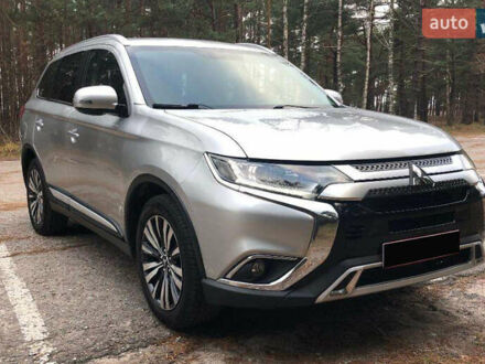 Мицубиси Аутлендер 2018 в Хмельницком на Automoto.ua Серый Мицубиси Аутлендер, объемом двигателя 2.36 л и пробегом 126 тыс. км за 16000 $, фото 1 на Automoto.ua