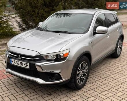 Серый Мицубиси Аутлендер, объемом двигателя 2 л и пробегом 171 тыс. км за 12500 $, фото 1 на Automoto.ua