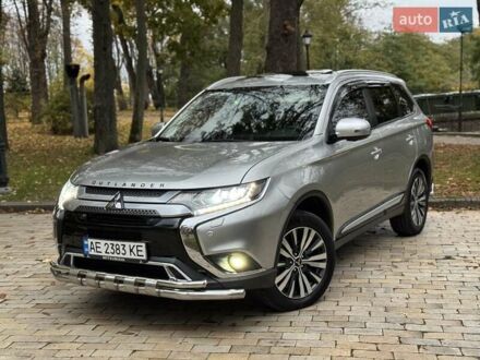 Мицубиси Аутлендер 2018 в Киеве на Automoto.ua Серый Мицубиси Аутлендер, объемом двигателя 2.36 л и пробегом 37 тыс. км за 23888 $, фото 1 на Automoto.ua