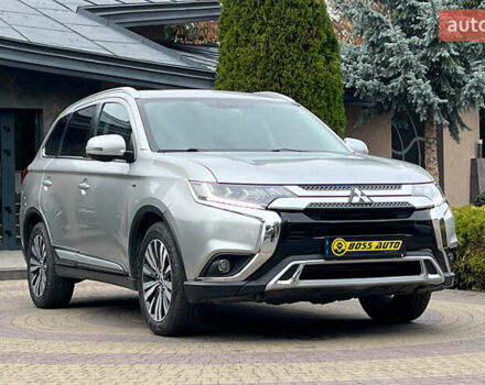 Сірий Міцубісі Аутлендер, об'ємом двигуна 3 л та пробігом 156 тис. км за 18500 $, фото 1 на Automoto.ua