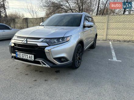 Міцубісі Аутлендер 2018 у Дніпро (Дніпропетровську) на Automoto.ua Сірий Міцубісі Аутлендер, об'ємом двигуна 3 л та пробігом 67 тис. км за 19999 $, фото 1 на Automoto.ua