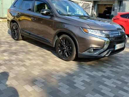 Мицубиси Аутлендер 2019 в Киеве на Automoto.ua Серый Мицубиси Аутлендер, объемом двигателя 2.36 л и пробегом 125 тыс. км за 18800 $, фото 1 на Automoto.ua