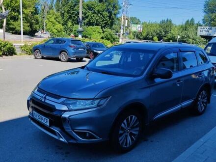 Мицубиси Аутлендер 2019 в Киеве на Automoto.ua Серый Мицубиси Аутлендер, объемом двигателя 2.36 л и пробегом 72 тыс. км за 17500 $, фото 1 на Automoto.ua