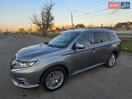Міцубісі Аутлендер 2019 у Харкові на Automoto.ua Сірий Міцубісі Аутлендер, об'ємом двигуна 2.36 л та пробігом 97 тис. км за 31000 $, фото 1 на Automoto.ua