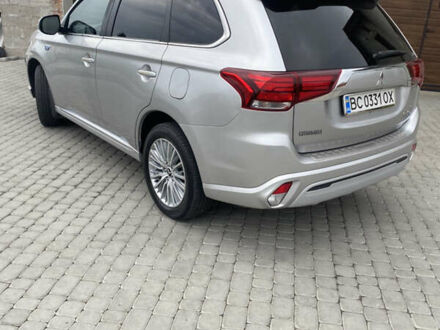 Міцубісі Аутлендер 2019 у Львові на Automoto.ua Сірий Міцубісі Аутлендер, об'ємом двигуна 2 л та пробігом 51 тис. км за 25500 $, фото 1 на Automoto.ua