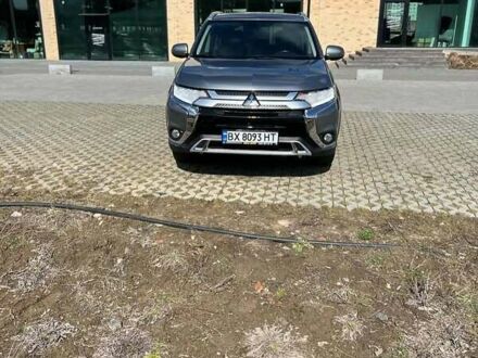 Мицубиси Аутлендер 2019 в Львове на Automoto.ua Серый Мицубиси Аутлендер, объемом двигателя 2.36 л и пробегом 187 тыс. км за 15200 $, фото 1 на Automoto.ua