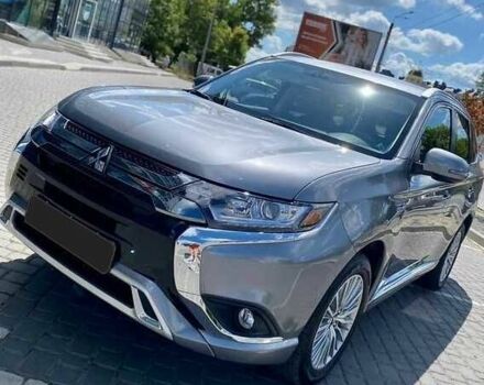 Сірий Міцубісі Аутлендер, об'ємом двигуна 2 л та пробігом 81 тис. км за 21000 $, фото 1 на Automoto.ua