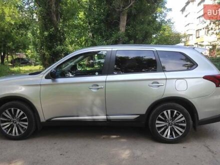 Мицубиси Аутлендер 2019 в Черкассах на Automoto.ua Серый Мицубиси Аутлендер, объемом двигателя 2.36 л и пробегом 74 тыс. км за 16500 $, фото 1 на Automoto.ua