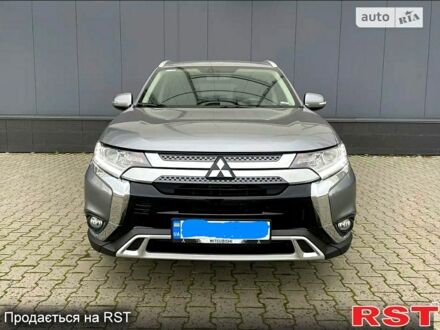 Міцубісі Аутлендер 2019 у Києві на Automoto.ua Сірий Міцубісі Аутлендер, об'ємом двигуна 2.4 л та пробігом 145 тис. км за 19500 $, фото 1 на Automoto.ua
