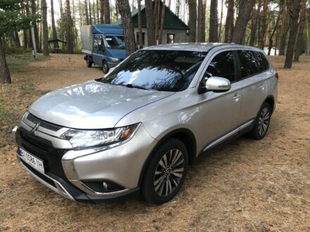 Міцубісі Аутлендер 2019 у Києві на Automoto.ua Сірий Міцубісі Аутлендер, об'ємом двигуна 2.4 л та пробігом 107 тис. км за 15800 $, фото 1 на Automoto.ua