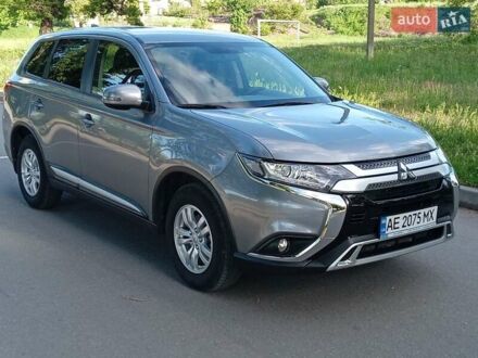 Міцубісі Аутлендер 2019 у Верхнеднепровске на Automoto.ua Сірий Міцубісі Аутлендер, об'ємом двигуна 2 л та пробігом 35 тис. км за 22200 $, фото 1 на Automoto.ua