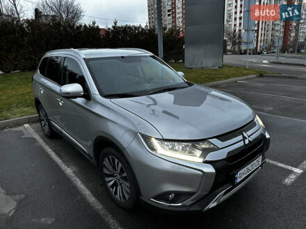 Мицубиси Аутлендер 2019 в Киеве на Automoto.ua Серый Мицубиси Аутлендер, объемом двигателя 2.36 л и пробегом 130 тыс. км за 16400 $, фото 1 на Automoto.ua