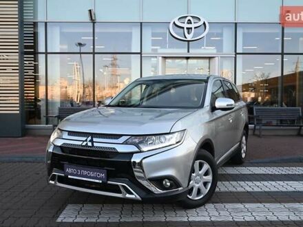 Серый Мицубиси Аутлендер, объемом двигателя 2 л и пробегом 92 тыс. км за 17981 $, фото 1 на Automoto.ua