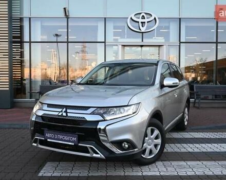 Серый Мицубиси Аутлендер, объемом двигателя 2 л и пробегом 92 тыс. км за 17981 $, фото 1 на Automoto.ua