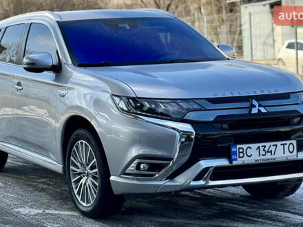Мицубиси Аутлендер 2020 в Львове на Automoto.ua Серый Мицубиси Аутлендер, объемом двигателя 2 л и пробегом 127 тыс. км за 22900 $, фото 1 на Automoto.ua