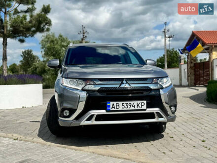 Мицубиси Аутлендер 2020 в Виннице на Automoto.ua Серый Мицубиси Аутлендер, объемом двигателя 2 л и пробегом 42 тыс. км за 28000 $, фото 1 на Automoto.ua