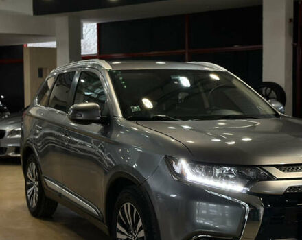 Серый Мицубиси Аутлендер, объемом двигателя 2.36 л и пробегом 130 тыс. км за 17300 $, фото 1 на Automoto.ua