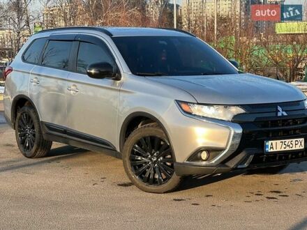 Мицубиси Аутлендер 2020 в Киеве на Automoto.ua Серый Мицубиси Аутлендер, объемом двигателя 2.36 л и пробегом 144 тыс. км за 17900 $, фото 1 на Automoto.ua