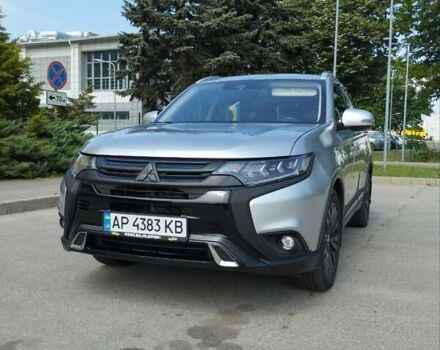 Серый Мицубиси Аутлендер, объемом двигателя 2.36 л и пробегом 55 тыс. км за 20000 $, фото 1 на Automoto.ua