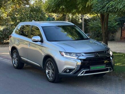 Міцубісі Аутлендер 2020 у Одесі на Automoto.ua Сірий Міцубісі Аутлендер, об'ємом двигуна 2.4 л та пробігом 80 тис. км за 15900 $, фото 1 на Automoto.ua