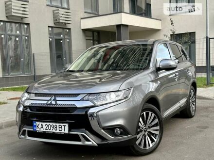 Міцубісі Аутлендер 2020 у Києві на Automoto.ua Сірий Міцубісі Аутлендер, об'ємом двигуна 2 л та пробігом 31 тис. км за 26000 $, фото 1 на Automoto.ua