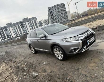 Сірий Міцубісі Аутлендер, об'ємом двигуна 2 л та пробігом 179 тис. км за 20000 $, фото 1 на Automoto.ua