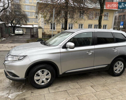 Сірий Міцубісі Аутлендер, об'ємом двигуна 2 л та пробігом 63 тис. км за 22500 $, фото 1 на Automoto.ua