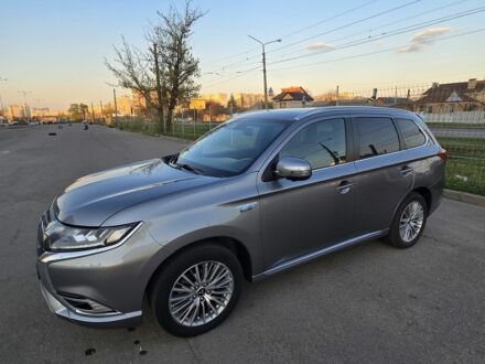 Сірий Міцубісі Аутлендер, об'ємом двигуна 2.4 л та пробігом 97 тис. км за 30500 $, фото 1 на Automoto.ua