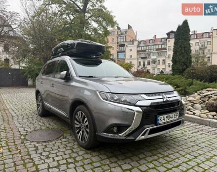 Сірий Міцубісі Аутлендер, об'ємом двигуна 2.36 л та пробігом 114 тис. км за 20000 $, фото 1 на Automoto.ua