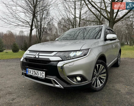 Сірий Міцубісі Аутлендер, об'ємом двигуна 2.36 л та пробігом 142 тис. км за 21500 $, фото 1 на Automoto.ua