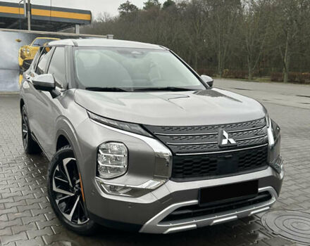 Серый Мицубиси Аутлендер, объемом двигателя 2.49 л и пробегом 50 тыс. км за 26500 $, фото 1 на Automoto.ua