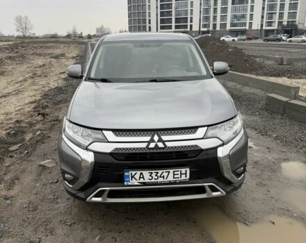 Сірий Міцубісі Аутлендер, об'ємом двигуна 2 л та пробігом 179 тис. км за 20000 $, фото 1 на Automoto.ua