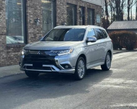 Серый Мицубиси Аутлендер, объемом двигателя 2.4 л и пробегом 21 тыс. км за 15600 $, фото 1 на Automoto.ua