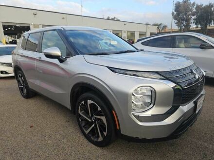 Серый Мицубиси Аутлендер, объемом двигателя 0 л и пробегом 56 тыс. км за 22000 $, фото 1 на Automoto.ua