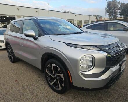 Серый Мицубиси Аутлендер, объемом двигателя 0 л и пробегом 56 тыс. км за 22000 $, фото 1 на Automoto.ua