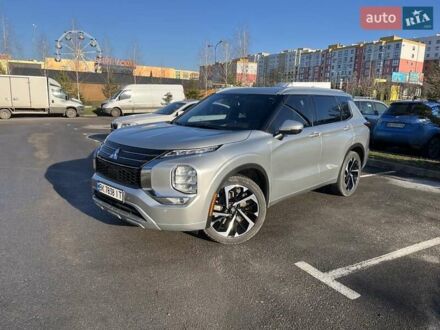 Серый Мицубиси Аутлендер, объемом двигателя 2.49 л и пробегом 38 тыс. км за 24999 $, фото 1 на Automoto.ua